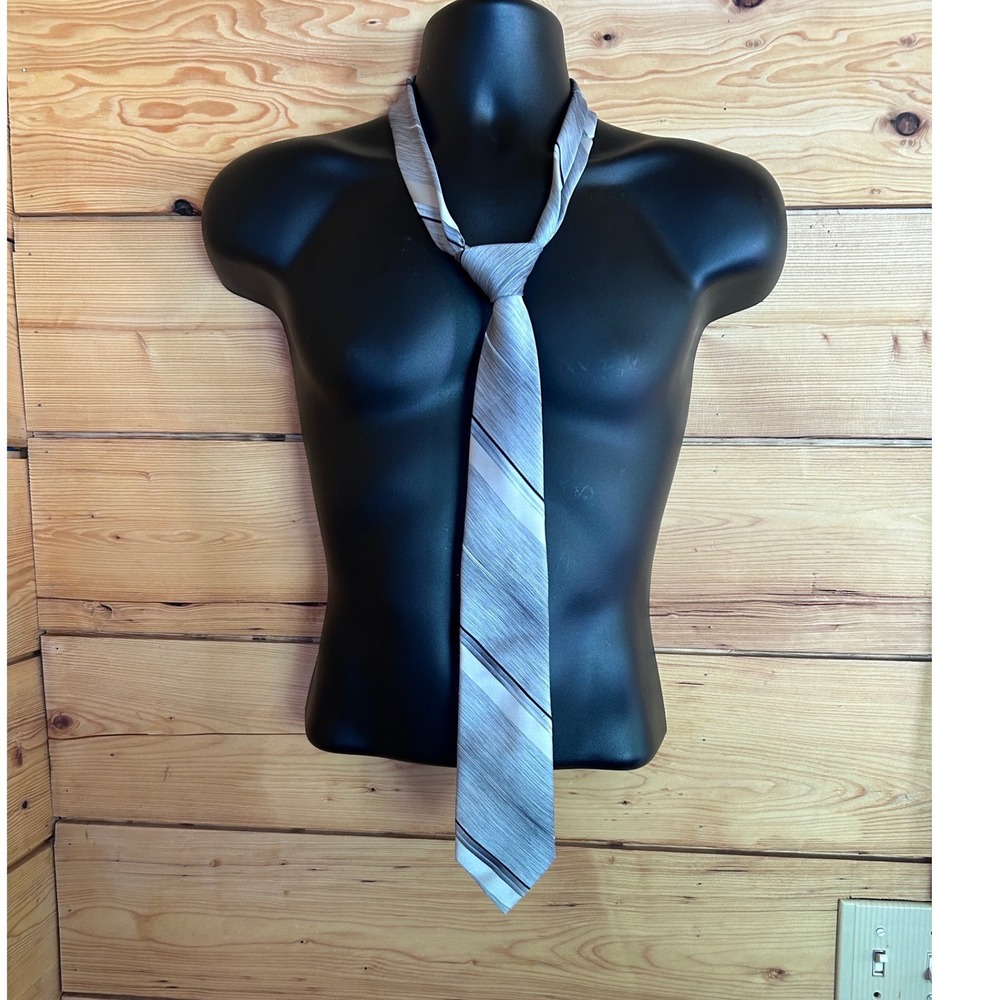 Vintage Silk Striped Necktie Mens Silver Grey Oscar de la Renta Thin Luxe Design